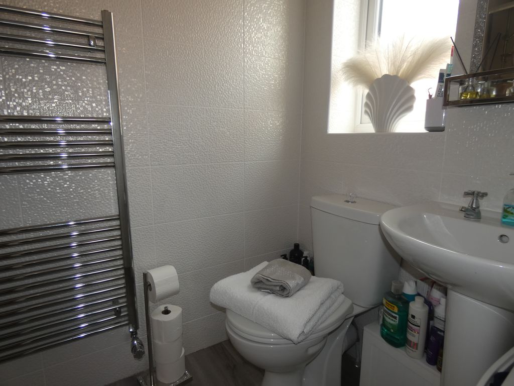En-Suite- click for photo gallery